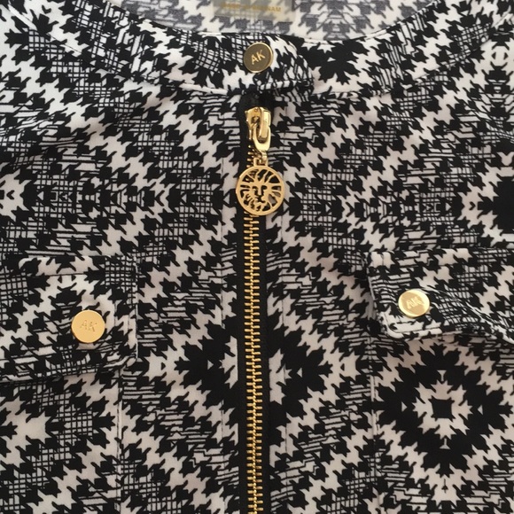 Anne Klein - Black & White Geometric Zip Up Blouse - Picture 3 of 8